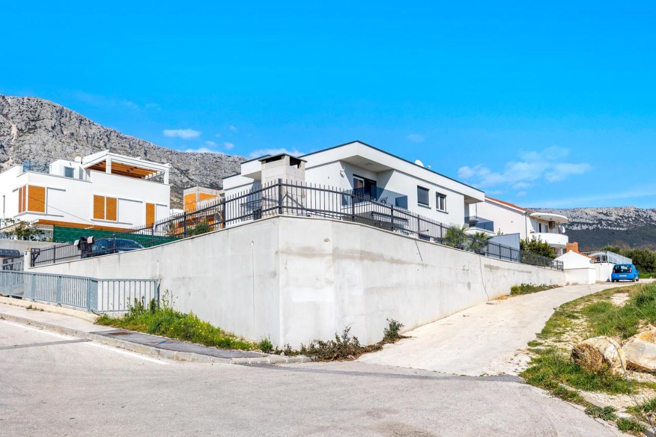 Holiday Home Miriam Kastela With A Private Pool Eksteriør billede